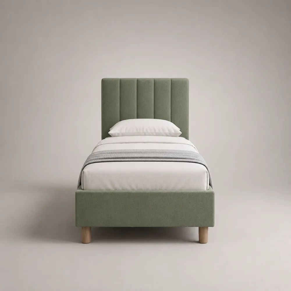 Lit simple rembourré avec revêtement en polyester vert sauge et tête de lit à panneaux verticaux, couchage 90 x 190 cm, dimensions 205 x 100 x 120 cm